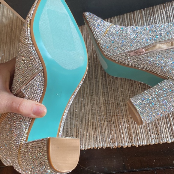 Betsey Johnson Cady Rhinestone Bootie Silver 8.0-8.5 NWT Zara - Picture 13 of 15